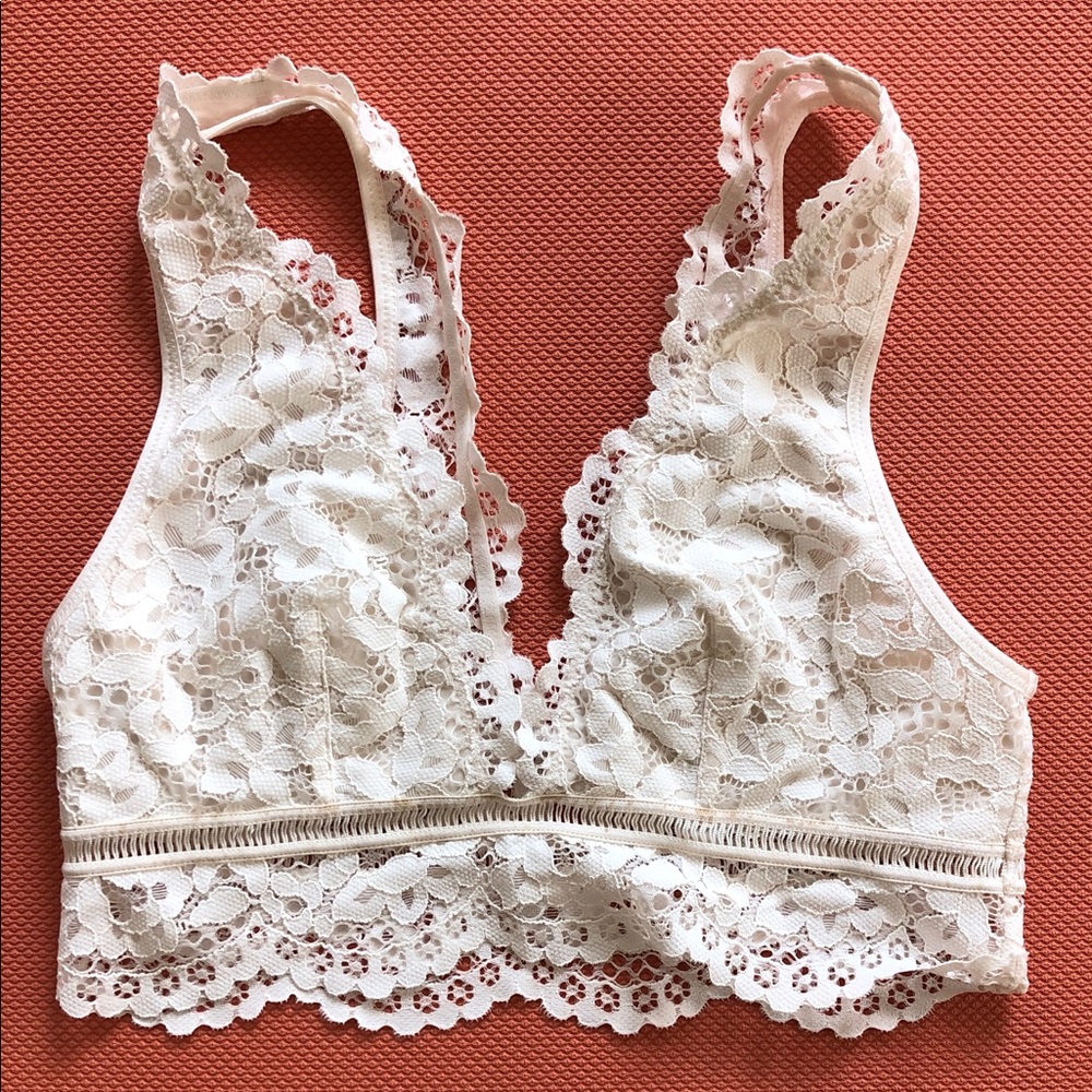 Victoria's Secret White Lace Bralette new with tags S/P